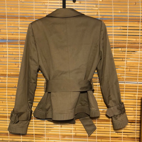 Women’s size 4 frilled clean cut jacket. - Picture 2 of 7